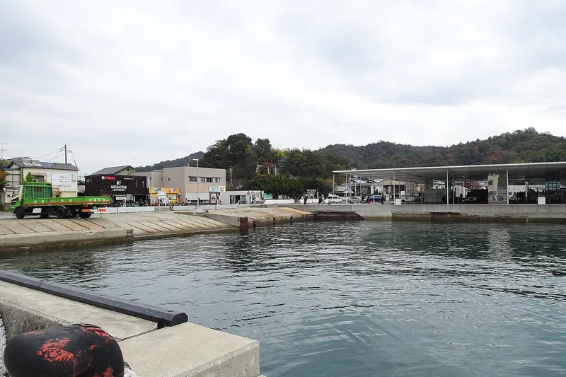 直島の宮浦港